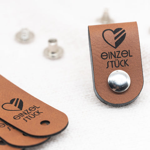 Label "Einzelstück" mit Herz inkl. Schrauben - Häkelkorb Label - Kunstleder Labels - Nähen Stricken Häkeln - CS0022