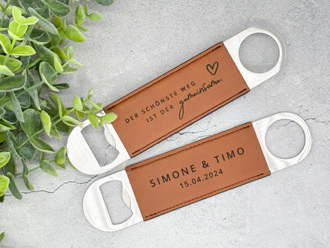 Flaschenöffner mit Gravur Name und Datum - Personalisiertes Hochzeitsgeschenk / Geschenk Verlobung / Jahrestag / Valentinstag