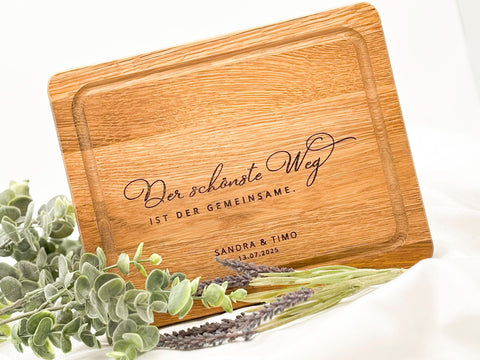Personalisiertes Schneidebrett Eiche – Hochzeitsgeschenk mit Gravur Name & Datum – Geschenkidee Brautpaar individuell