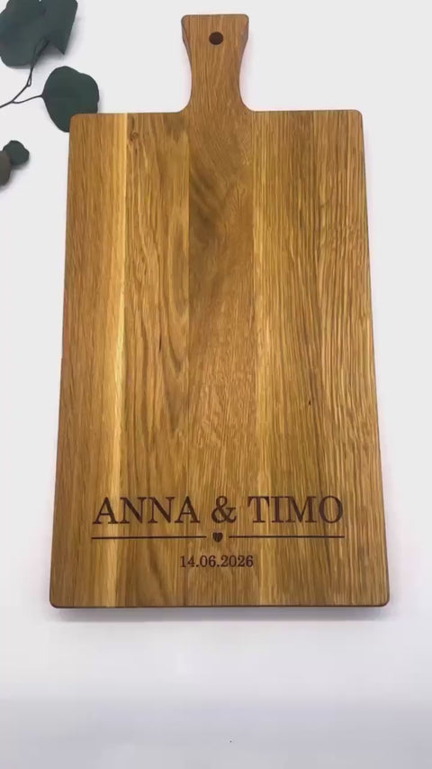 Personalisiertes Schneidebrett Eiche – Hochzeitsgeschenk mit Gravur Name & Datum – Geschenkidee Brautpaar individuell