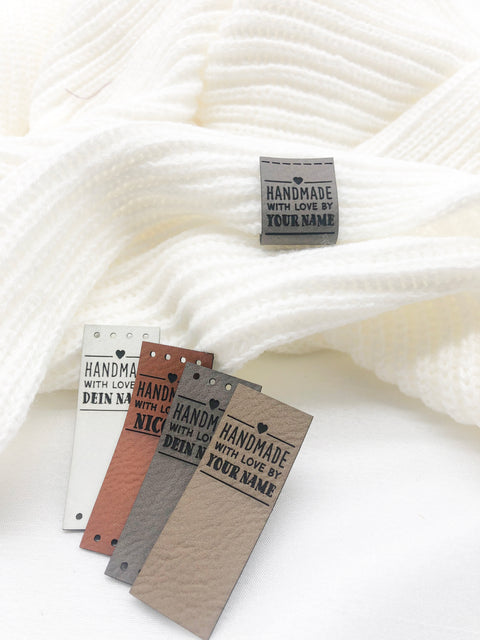 Personalisierte Faltlabels aus Kunstleder - 60 x 20 mm - Labels mit Wunschname