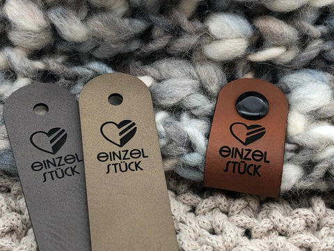 Label "Einzelstück" mit Herzsymbol- verschiedene Farben - CS0001 - Stolz aus Holz