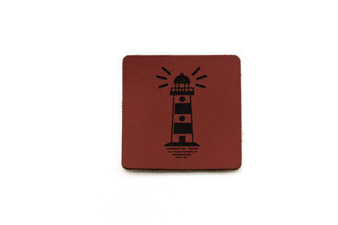 Kunstleder Label zum Annähen mit Motiv "Leuchtturm!" - waschbar - Stolz aus Holz