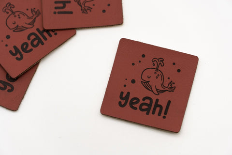 Kunstleder Label zum Annähen "Yeah!" - Stolz aus Holz