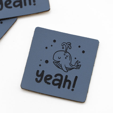 Kunstleder Label zum Annähen "Yeah!" - Stolz aus Holz