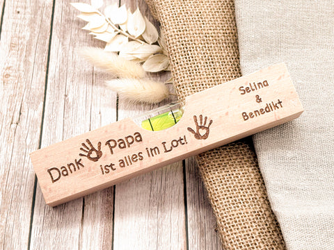 Personalisierte Wasserwaage mit Gravur – Geschenk Papa oder Opa "Dank...ist alles im Lot"