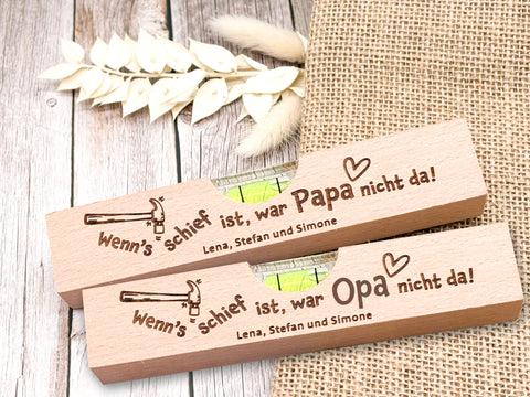 Personalisierte Wasserwaage mit Gravur – Geschenk Papa oder Opa "Wenn's schief ist..."