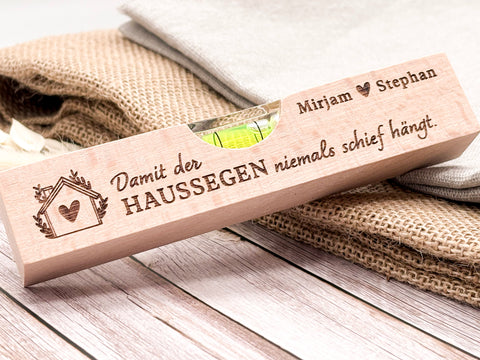 Personalisierte Wasserwaage mit Gravur – Hochzeitsgeschenk, Einzugsgeschenk, Richtfest Geschenk, Haussegen, Einweihungsgeschenk aus Holz