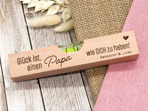 Personalisierte Wasserwaage mit Gravur – Geschenk Papa oder Opa "Glück ist..."