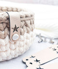 Kunstleder Label mit Stern Ausschnitt creme