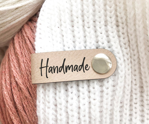 Label mit Schraube Handmade Stricken Häkeln