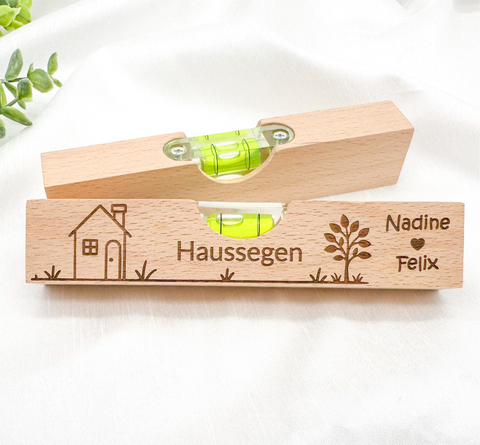 Personalisierte Wasserwaage mit Gravur – Hochzeitsgeschenk, Einzugsgeschenk, Richtfest Geschenk, Haussegen, Einweihungsgeschenk aus Holz