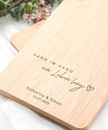 Personalisiertes Schneidebrett Erle - Hochzeitsgeschenk mit Gravur Name & Datum - Geschenkidee Brautpaar individuell