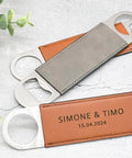 Flaschenöffner mit Gravur Name und Datum - Personalisiertes Hochzeitsgeschenk / Geschenk Verlobung / Jahrestag / Valentinstag