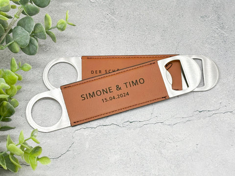 Flaschenöffner mit Gravur Name und Datum - Personalisiertes Hochzeitsgeschenk / Geschenk Verlobung / Jahrestag / Valentinstag