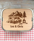Personalisierte Brotdose Edelstahl, mit Namen, Outdoor & Campervan, wasserdicht mit Trennsteg und Schneidebrett