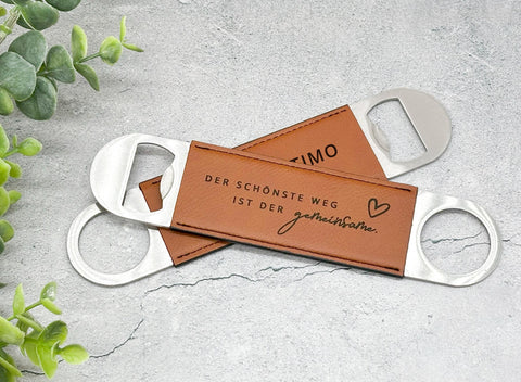 Flaschenöffner mit Gravur Name und Datum - Personalisiertes Hochzeitsgeschenk / Geschenk Verlobung / Jahrestag / Valentinstag