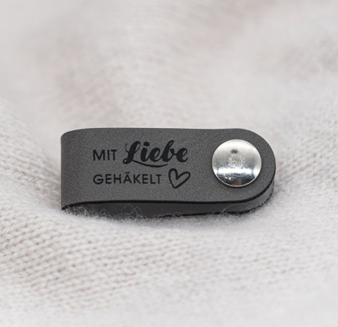 Label-Set "Mit Liebe gehäkelt" - 90x15 mm