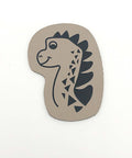 1 Kunstlederlabel "Baby Dino" zum Annähen - 5 x 5 cm - Stolz aus Holz