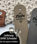 Label "Mit Liebe gehäkelt" mit Herzsymbol- verschiedene Farben - CS0002 - Stolz aus Holz