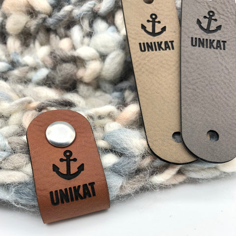 Label "Unikat" mit Anker - verschiedene Farben - CS0003 - Stolz aus Holz