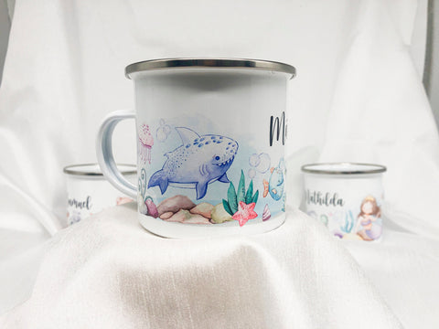 Kinder Tasse personalisiert mit Name / Emaille Tasse Unterwasserwelt / Kindertasse Fische / Geschenk für Kinder mit Personalisierung  ET2005