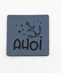 Kunstleder Label zum Annähen mit Motiv "Ahoi" - waschbar - Stolz aus Holz
